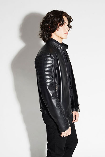 علامة DSQUARED2 تطلق تشكيلة BLACK ON BLACK بالتعاون مع لاعب كرة القدم زلاتان ابراهيموفيتش